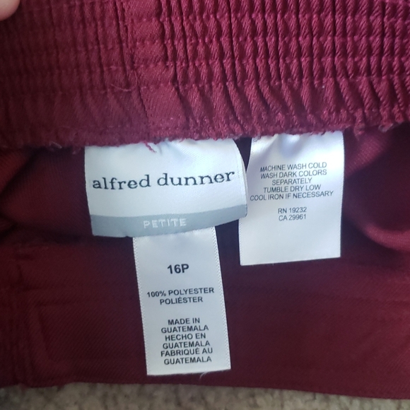 Alfred Dunner Maroon Skirt with Pockets - Picture 5 of 5